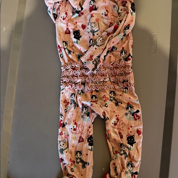 Valentine Pink kittie Print Kids Footie - Picture 2 of 2